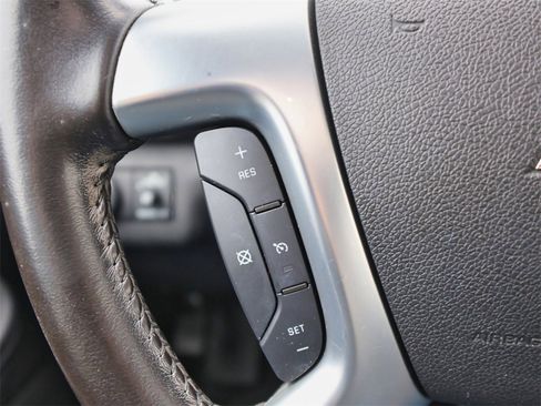 Used 2017 Chevrolet Traverse LT image 30