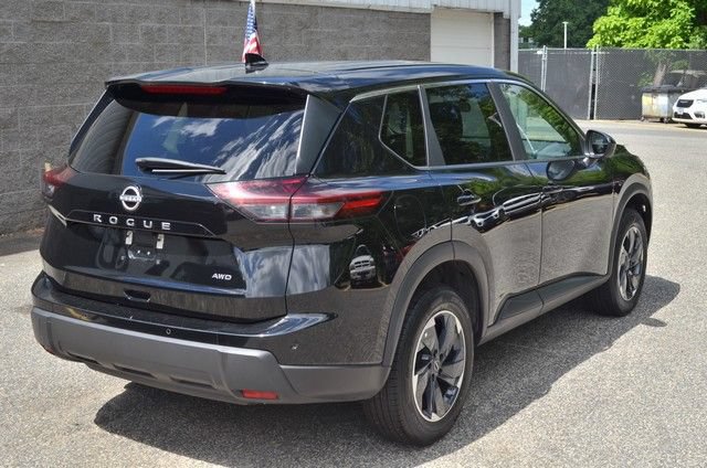 Used 2025 Nissan Rogue SV AWD/4WD image 8