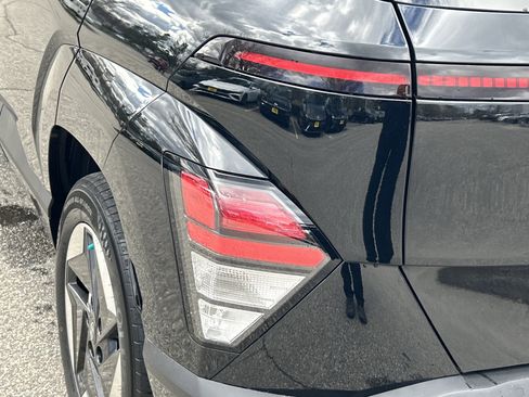 Certified 2024 Hyundai Kona SEL FWD image 11