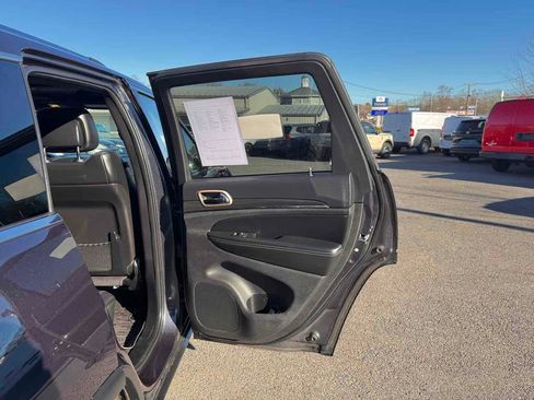 Used 2015 Jeep Grand Cherokee Limited image 20