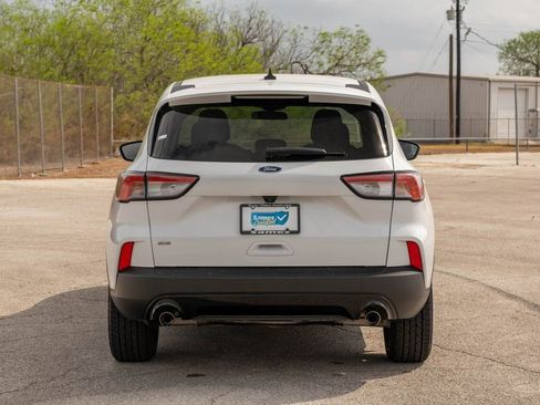 Used 2022 Ford Escape SE w/ SE Sport Appearance Package image 6