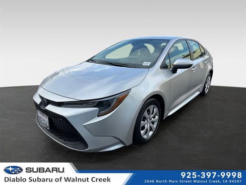 Used 2022 Toyota Corolla LE image 1