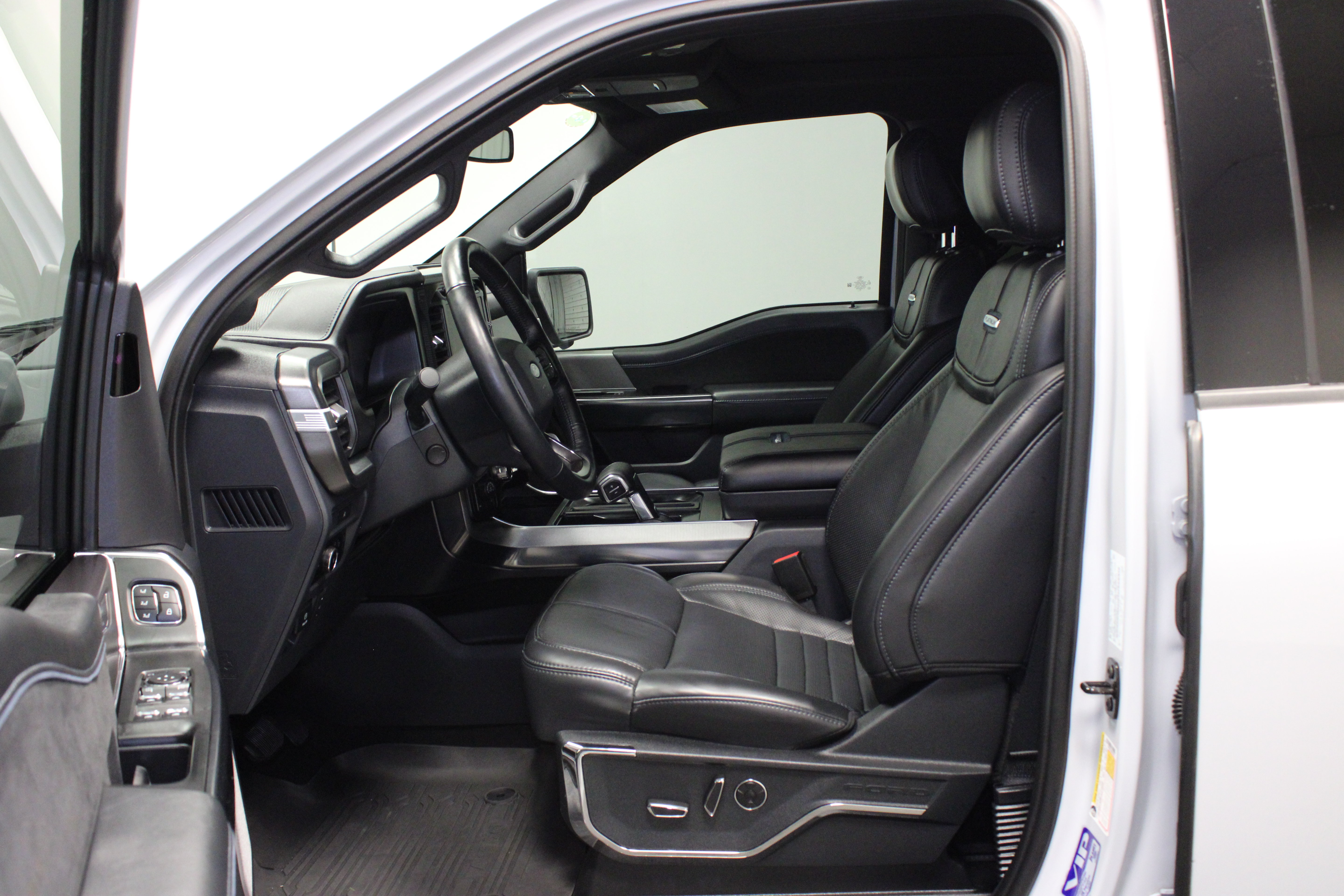 Used 2025 Ford F150 Platinum w/ Equipment Group 702A High AWD/4WD image 20