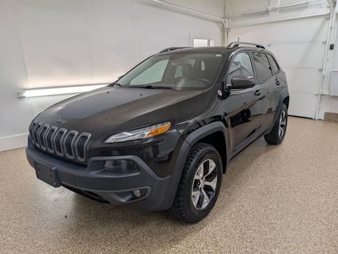 Used 2016 Jeep Cherokee Trailhawk w/ Trailer Tow Group image 2