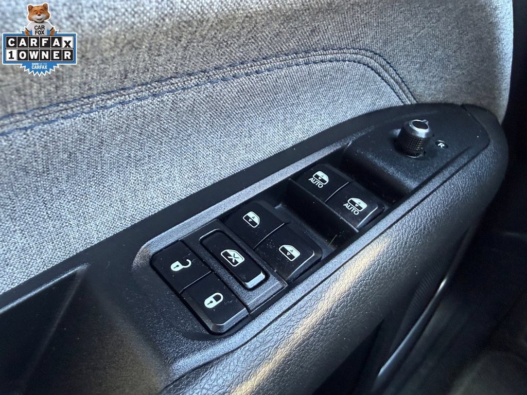 Used 2025 Jeep Compass Latitude AWD/4WD image 28