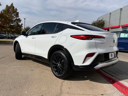 Used 2025 Buick Envista Sport Touring image 8