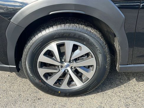 Used 2023 Subaru Outback Premium image 9