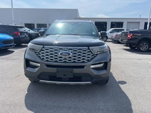 Used 2020 Ford Explorer Platinum w/ Premium Technology Package image 4