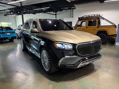 Used 2023 Mercedes-Benz Maybach GLS 600 4MATIC image 11