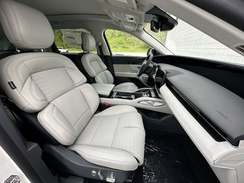 New 2026 Lincoln Nautilus Reserve AWD/4WD image 22
