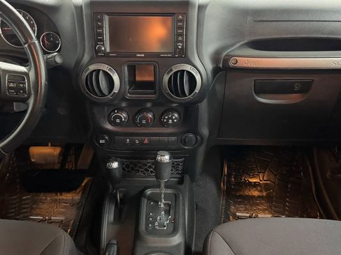 Used 2014 Jeep Wrangler Unlimited Sport AWD/4WD image 19