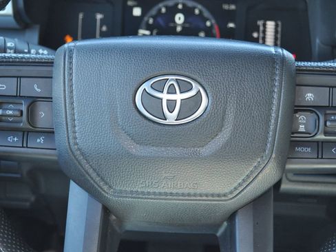 Used 2025 Toyota Tacoma 4x4 Double Cab image 8