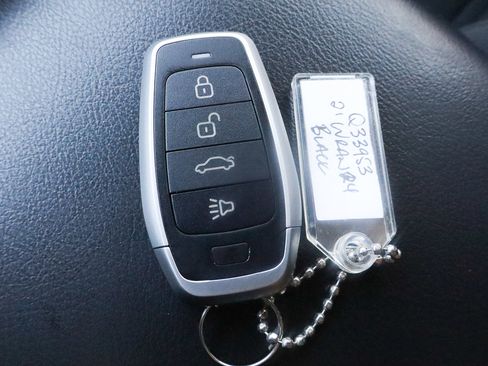 Used 2021 Jeep Wrangler Unlimited Sport image 32