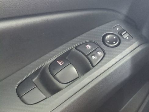 Used 2025 Nissan Altima 2.5 SV FWD image 28