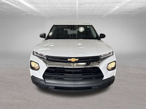 Used 2023 Chevrolet TrailBlazer LS FWD image 2
