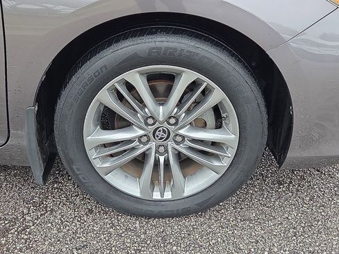 Used 2015 Toyota Camry SE FWD image 7