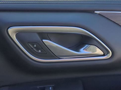 Used 2024 Chevrolet Suburban LT image 41