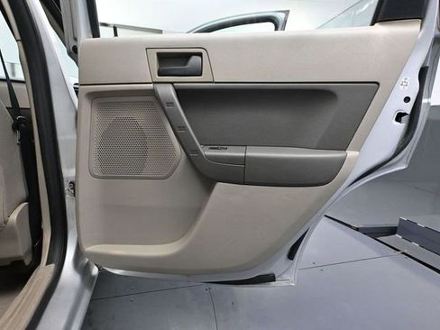 Used 2011 Ford Focus SE w/ 201A Rapid Spec Order Code FWD image 36