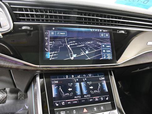 Used 2020 Audi Q8 Premium Plus w/ Premium Plus Package AWD/4WD image 24
