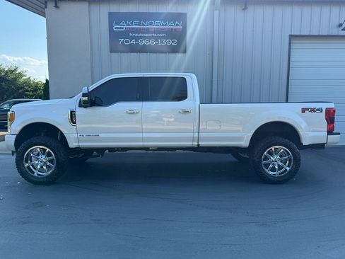 Used 2019 Ford F350 Platinum w/ Platinum Ultimate Package AWD/4WD image 6