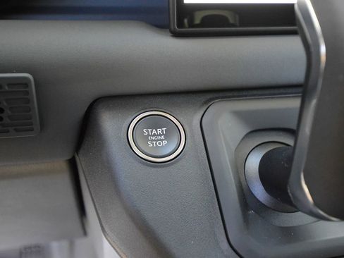 Used 2025 Land Rover Defender 110 X-Dynamic SE image 46