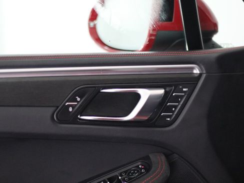 Used 2018 Porsche Macan GTS AWD/4WD image 50