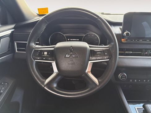 Used 2022 Mitsubishi Outlander SEL Black Edition FWD image 13