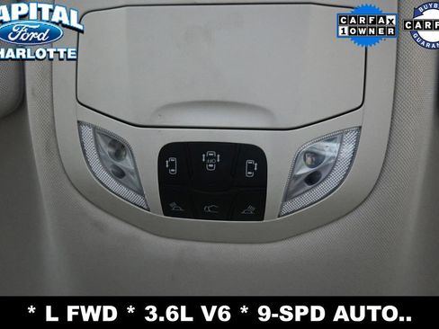 Used 2023 Chrysler Pacifica Touring-L FWD image 16