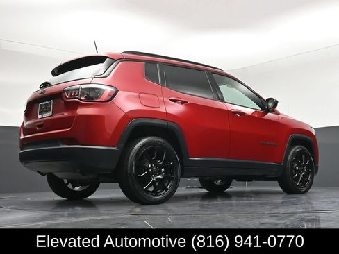 Used 2025 Jeep Compass Latitude w/ Altitude Special Edition AWD/4WD image 30