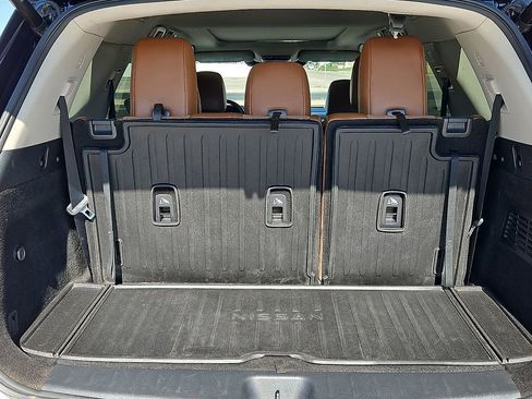 Used 2023 Nissan Pathfinder Platinum FWD image 10