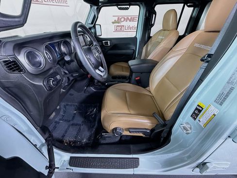 Used 2023 Jeep Wrangler Unlimited Rubicon w/ Xtreme 35 Tire Package AWD/4WD image 23