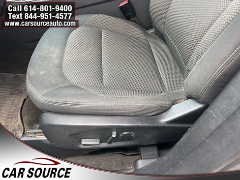 Used 2018 Ford Explorer XLT AWD/4WD image 10