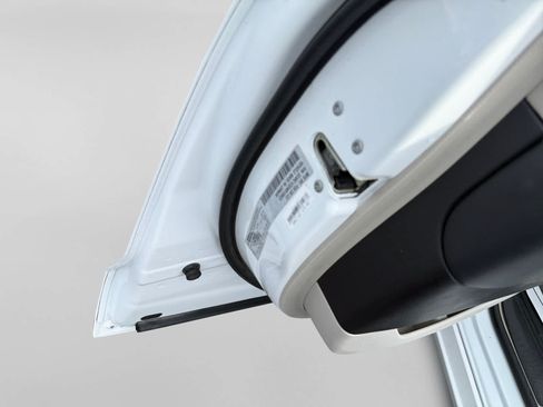 Used 2022 Chrysler Voyager LX FWD image 25