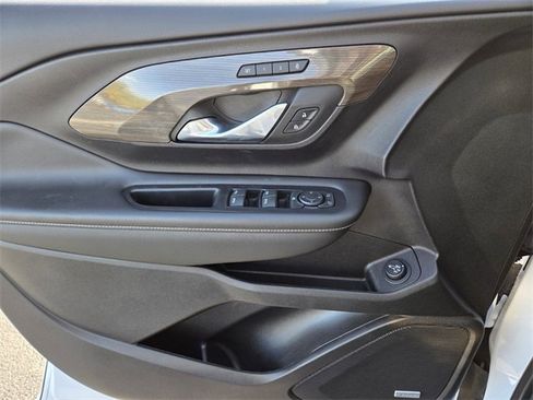 Used 2023 GMC Terrain Denali image 16