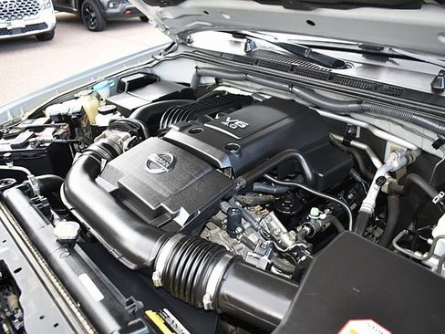 Used 2012 Nissan Frontier SV image 16