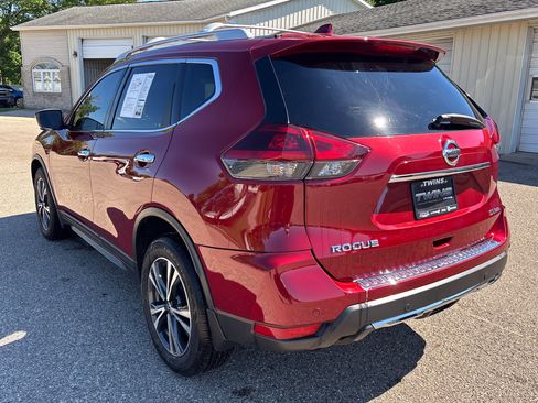 Used 2020 Nissan Rogue SV w/ Sun & Sound Touring Package AWD/4WD image 9