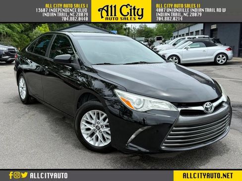 Used 2016 Toyota Camry LE FWD image 1