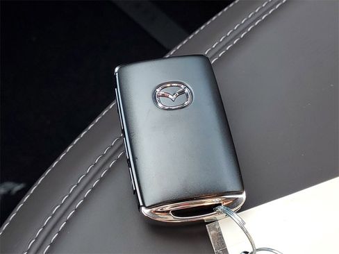 New 2025 MAZDA CX-5 Signature image 31