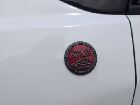 Used 2025 Jeep Compass Trailhawk AWD/4WD image 19