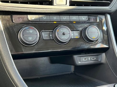 Used 2024 Volkswagen Jetta SE image 21