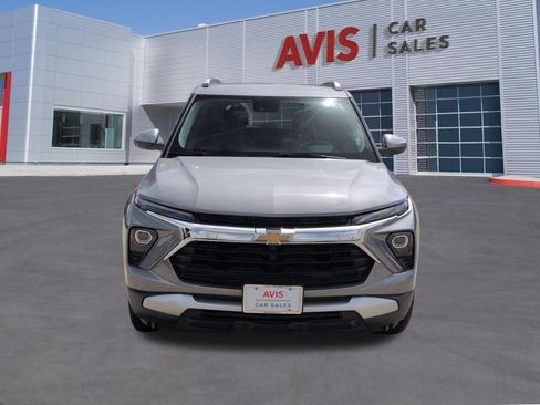 Used 2025 Chevrolet TrailBlazer LT AWD/4WD image 2