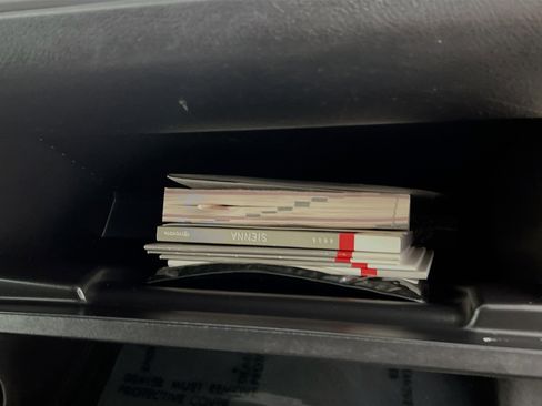 Used 2015 Toyota Sienna SE w/ SE Preferred Package image 35