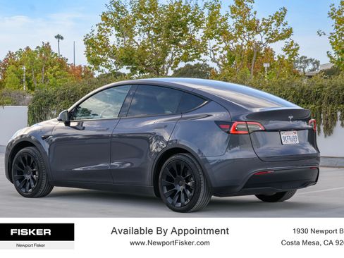 Used 2023 Tesla Model Y 2WD image 2