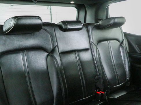 Used 2023 Jeep Wagoneer Series II w/ Convenience Group I AWD/4WD image 32