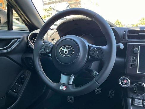 Used 2023 Toyota GR86 Premium w/ ALL Weather Mat Package (TMS) RWD image 19