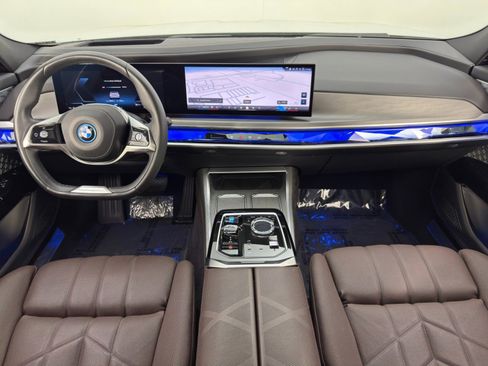 Used 2023 BMW i7 xDrive60 AWD/4WD image 8