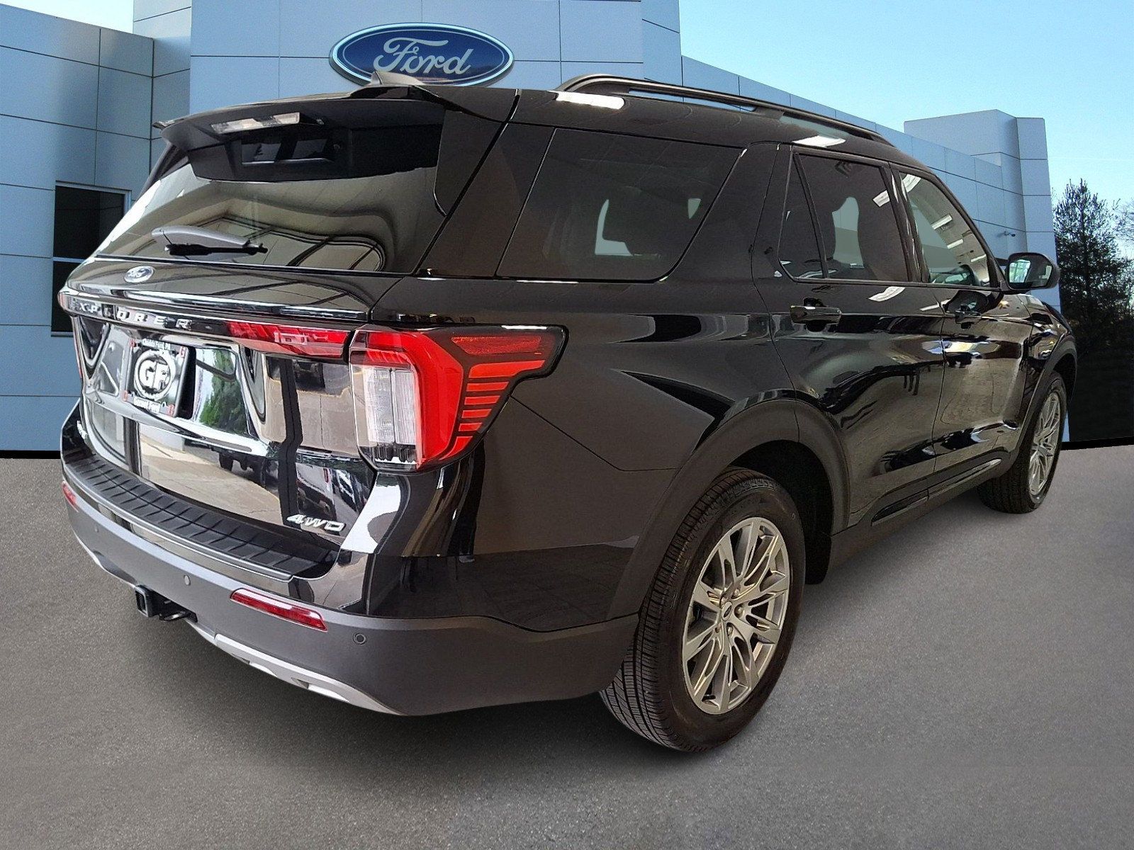 Used 2026 Ford Explorer Active w/ Active Comfort Package AWD/4WD image 7