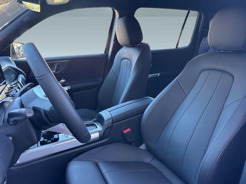 New 2025 Mercedes-Benz GLB 250 image 18