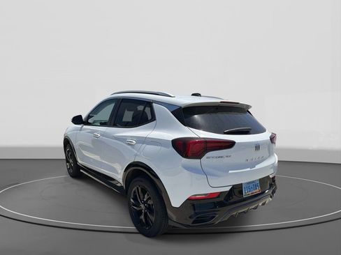 Used 2024 Buick Encore GX Sport Touring FWD image 3