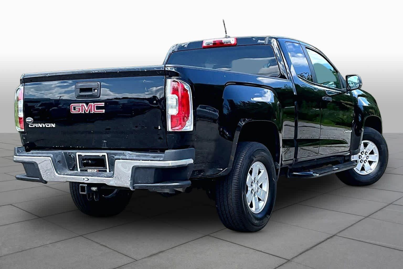 Used 2017 GMC Canyon SL RWD image 13